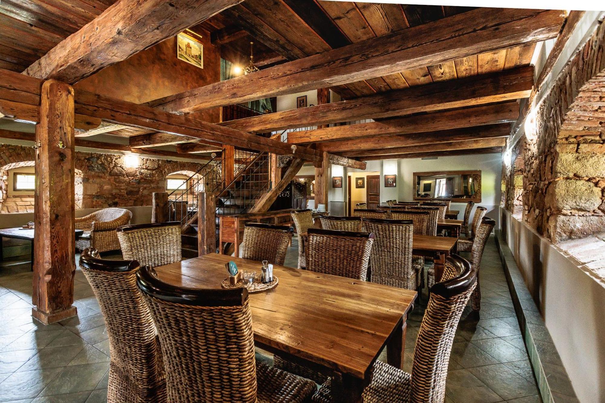 Barokni Spejchar Hotell Tlučná Exteriör bild