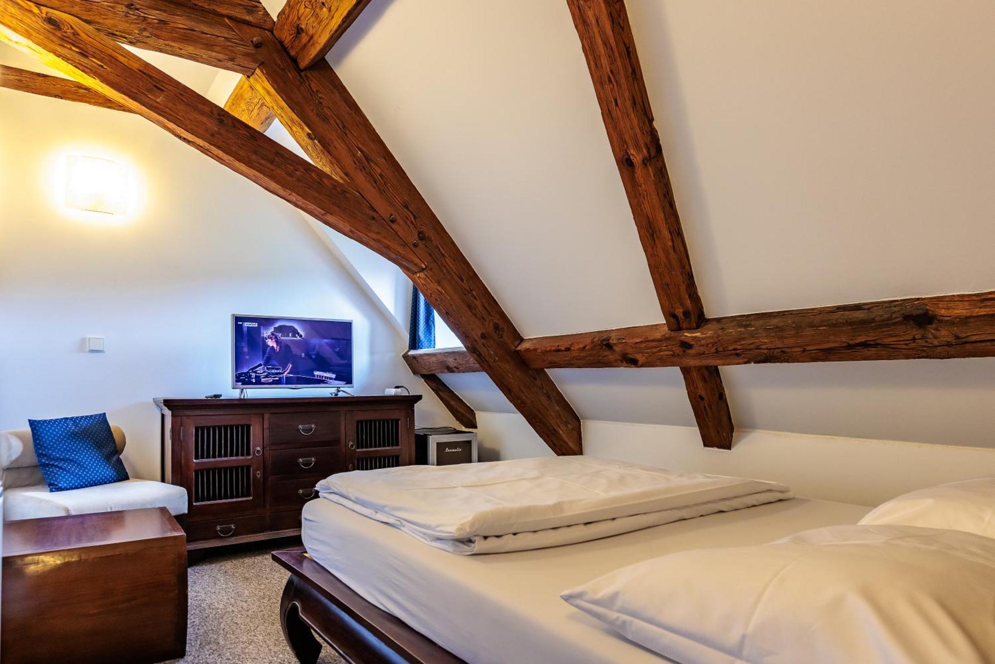 Barokni Spejchar Hotell Tlučná Exteriör bild