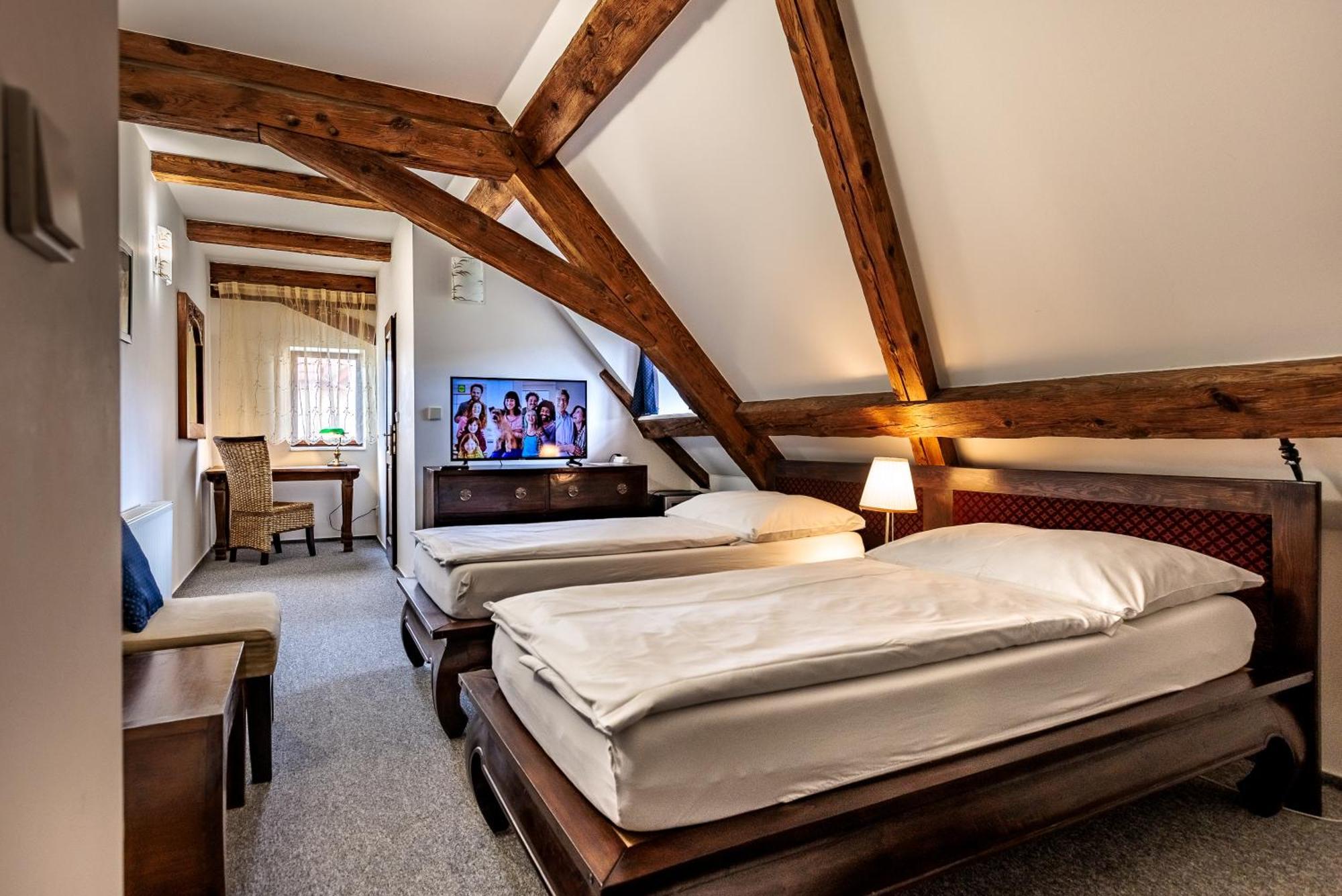 Barokni Spejchar Hotell Tlučná Exteriör bild