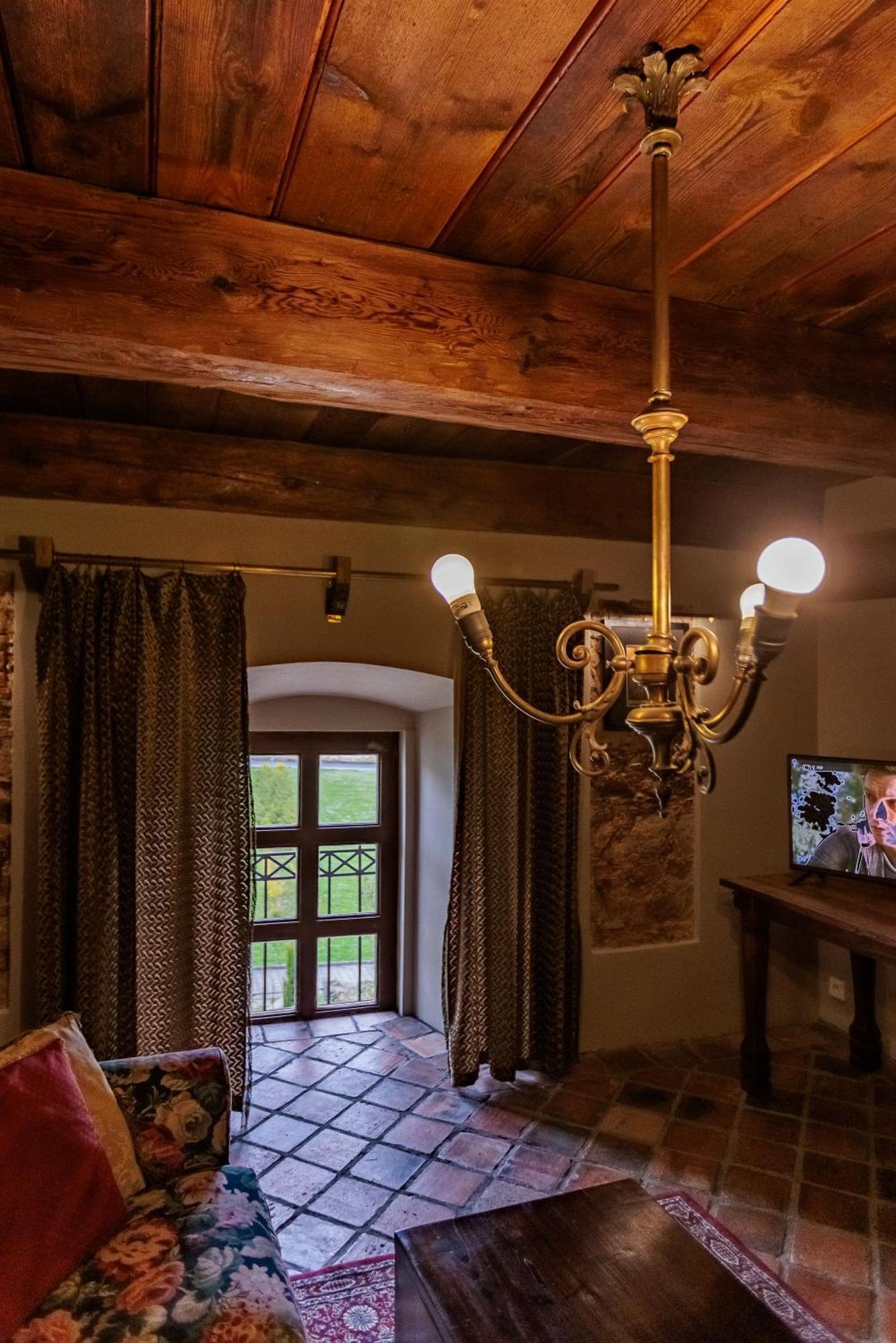 Barokni Spejchar Hotell Tlučná Exteriör bild