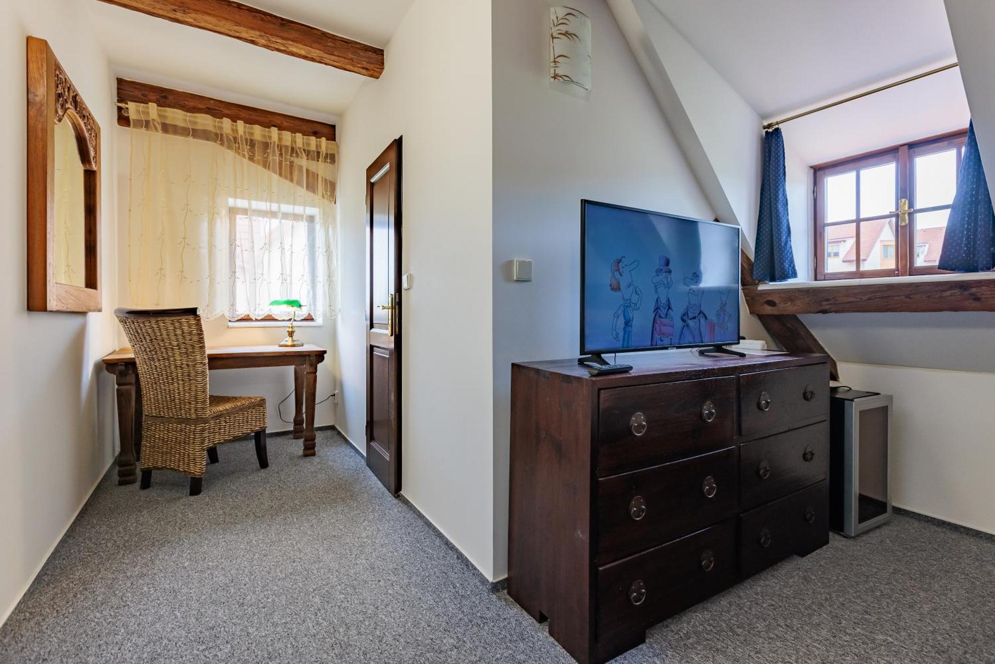 Barokni Spejchar Hotell Tlučná Exteriör bild