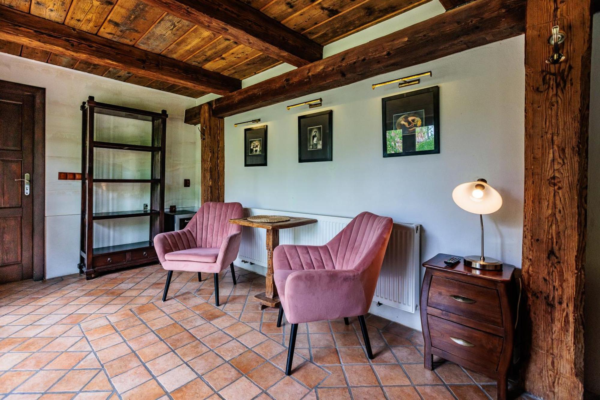 Barokni Spejchar Hotell Tlučná Exteriör bild