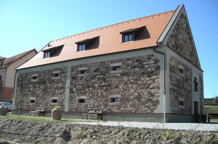 Barokni Spejchar Hotell Tlučná Exteriör bild